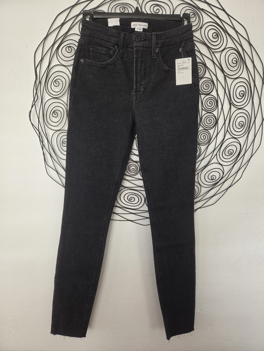 Good American Black Skinny Jeans Size 0 (25) NWT Stretch Denim Frayed Hem